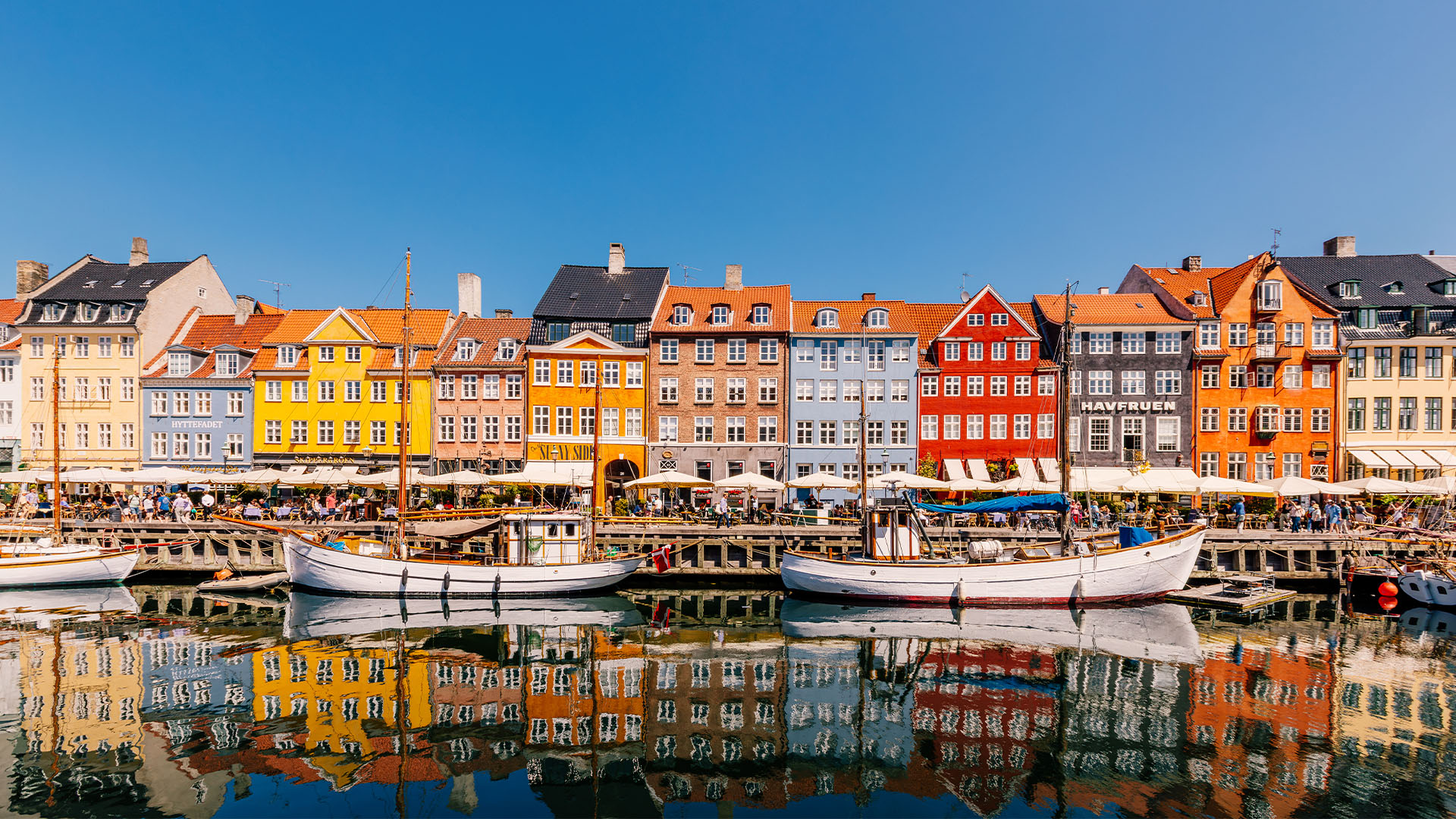 ulticoloured houses along the Copenhagen harbour