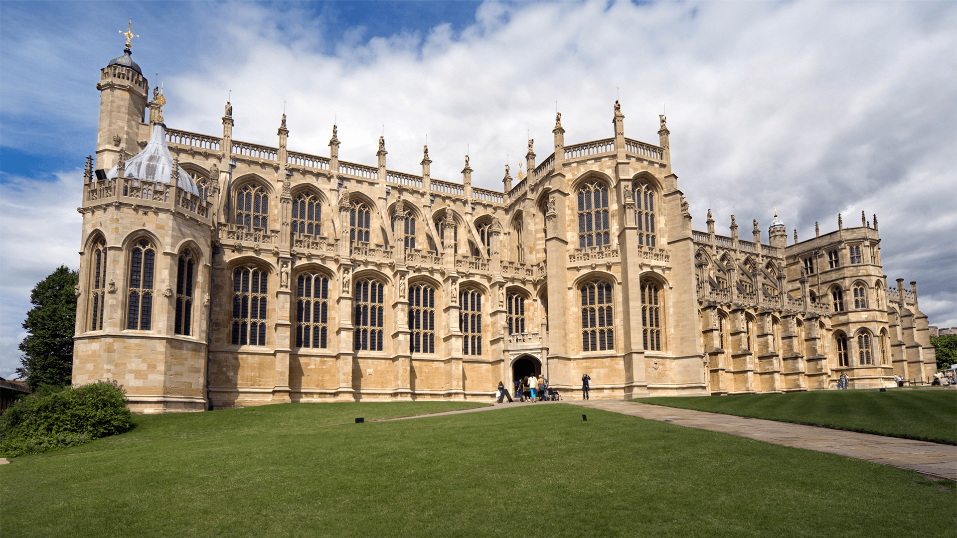 Green lawn leading to St George’s Chapel entrance