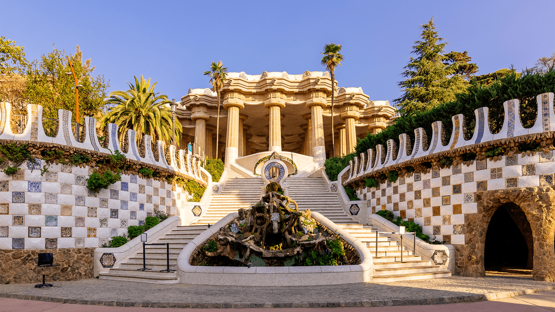 Monumental staircase and fountain at Park Güell